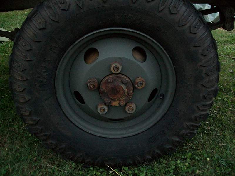 trailer tire small 2.jpg