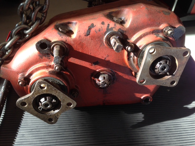 The M37 Flanges are on loose for shipping. All of the seals are double lip rubber seals, not leather. The case had M715 style yokes.