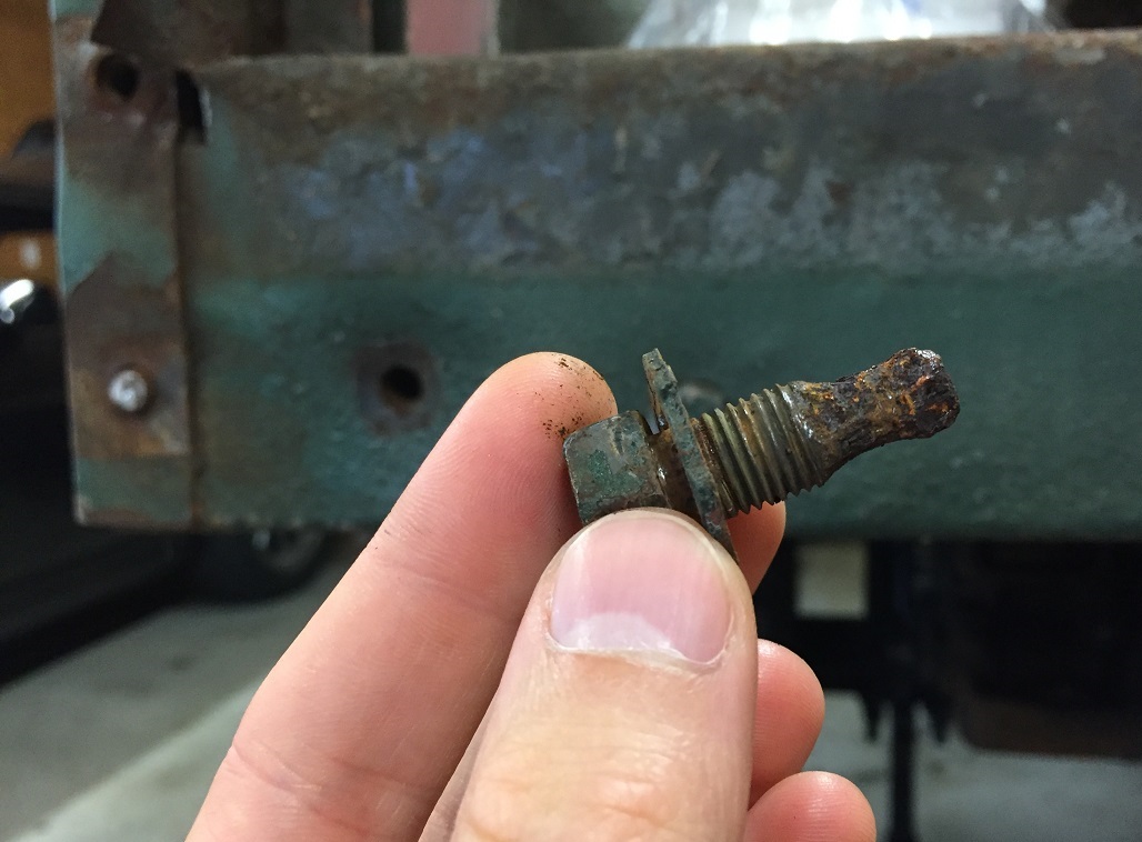 The bolts that came out looked like this